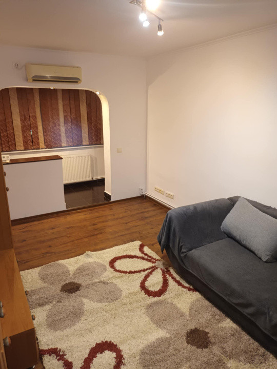 Apartament decomandat , 3 camere , 57 mp , Vasile Aaron