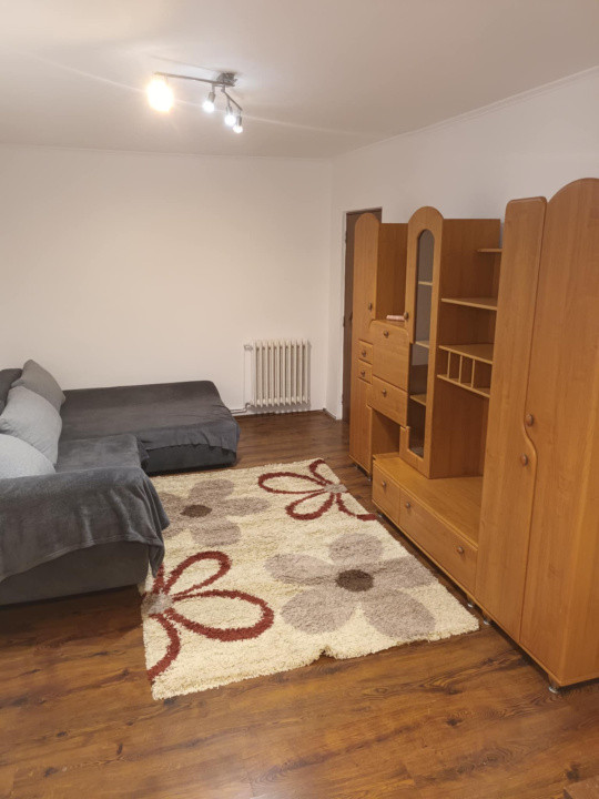 Apartament decomandat , 3 camere , 57 mp , Vasile Aaron
