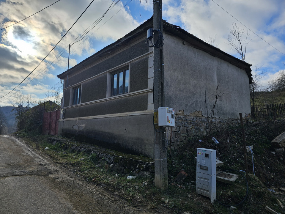 Casă de vacanță cu 3 camere + teren suprafață 2.928 mp, Călugări, Bihor