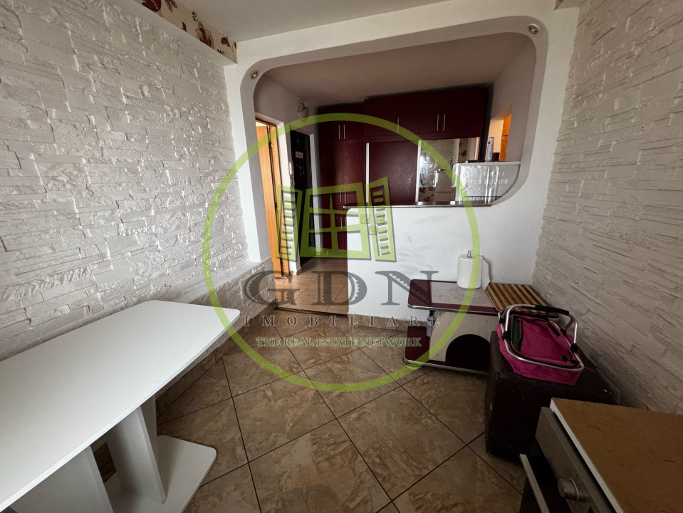 Apartament 2 camere, decomandat, 56mp., Rovine, zona Parculet Rovine 