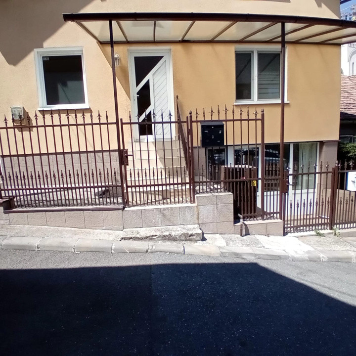 Casa mare de inchiriat in zona ultracentrala!