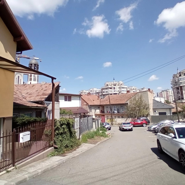 Casa mare de inchiriat in zona ultracentrala!
