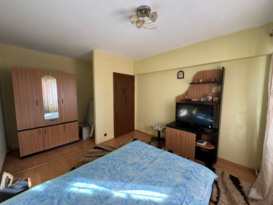 Apartament 3 camere, decomandat, 72mp, cartier 1 Mai, zona Scoala 36