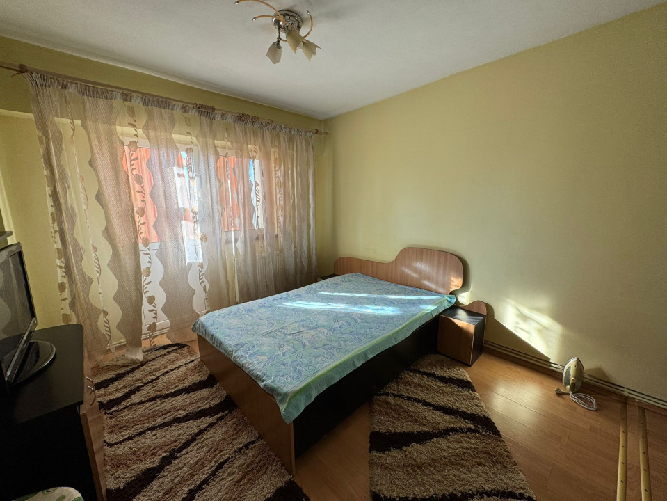 Apartament 3 camere, decomandat, 72mp, cartier 1 Mai, zona Scoala 36