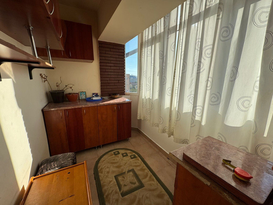 Apartament 3 camere, decomandat, 72mp, cartier 1 Mai, zona Scoala 36