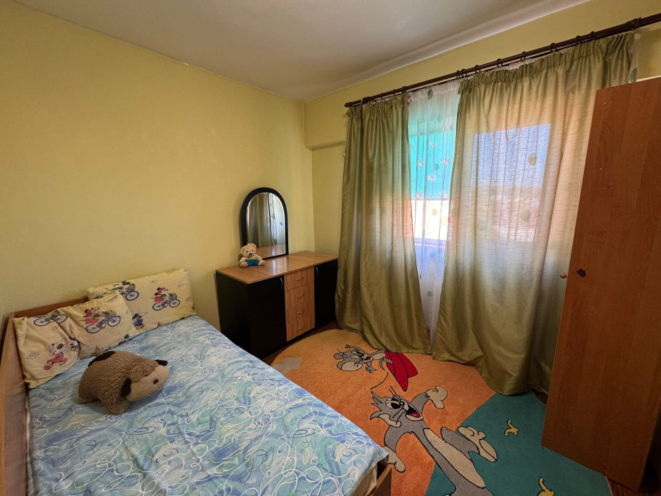 Apartament 3 camere, decomandat, 72mp, cartier 1 Mai, zona Scoala 36