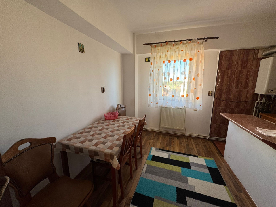 Apartament 3 camere, decomandat, 72mp, cartier 1 Mai, zona Scoala 36