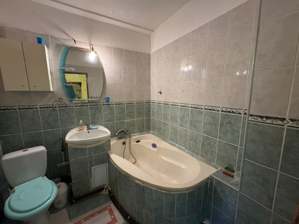 Apartament 3 camere, decomandat, 72mp, cartier 1 Mai, zona Scoala 36