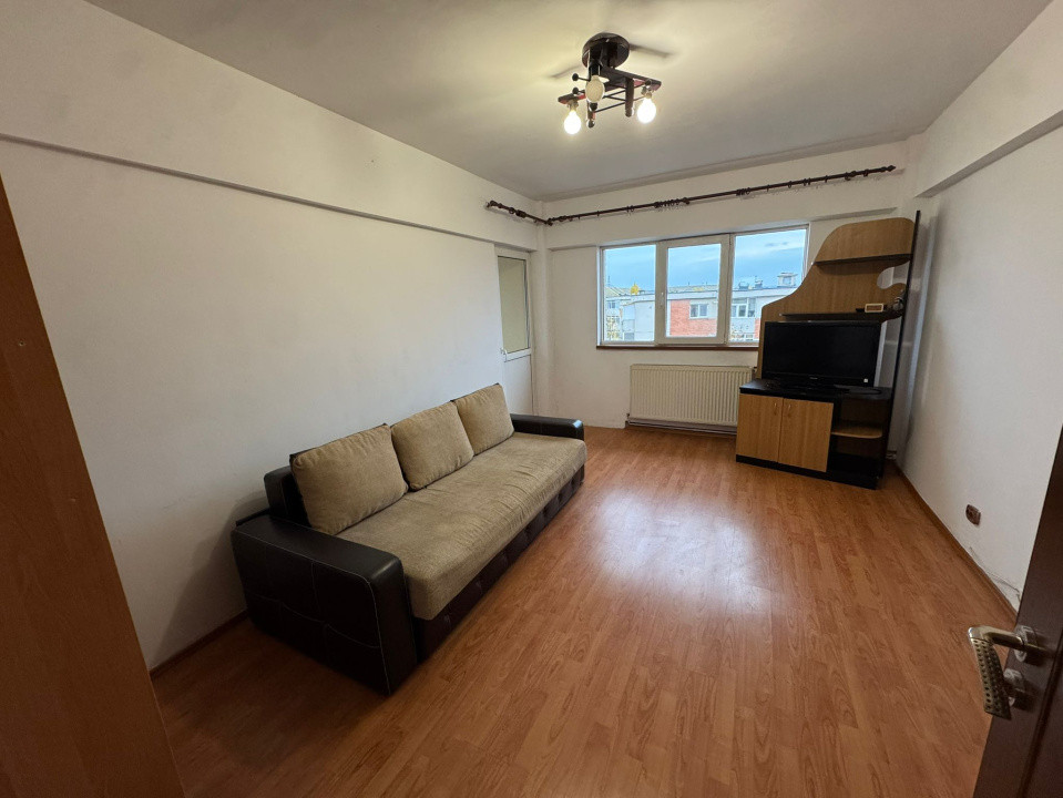 Apartament 3 camere, decomandat, 72mp, cartier 1 Mai, zona Scoala 36