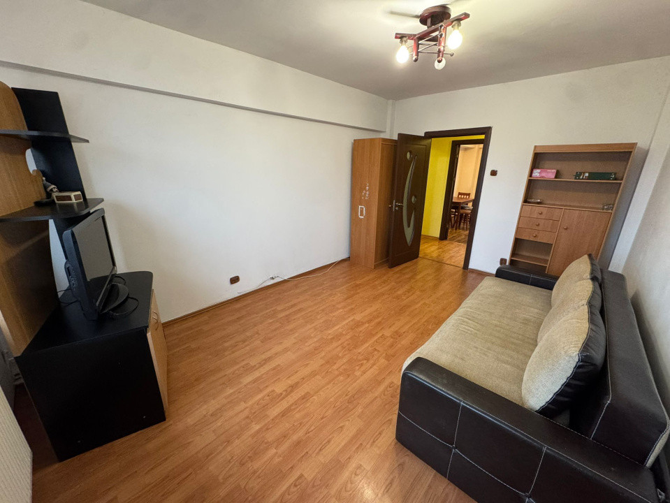 Apartament 3 camere, decomandat, 72mp, cartier 1 Mai, zona Scoala 36