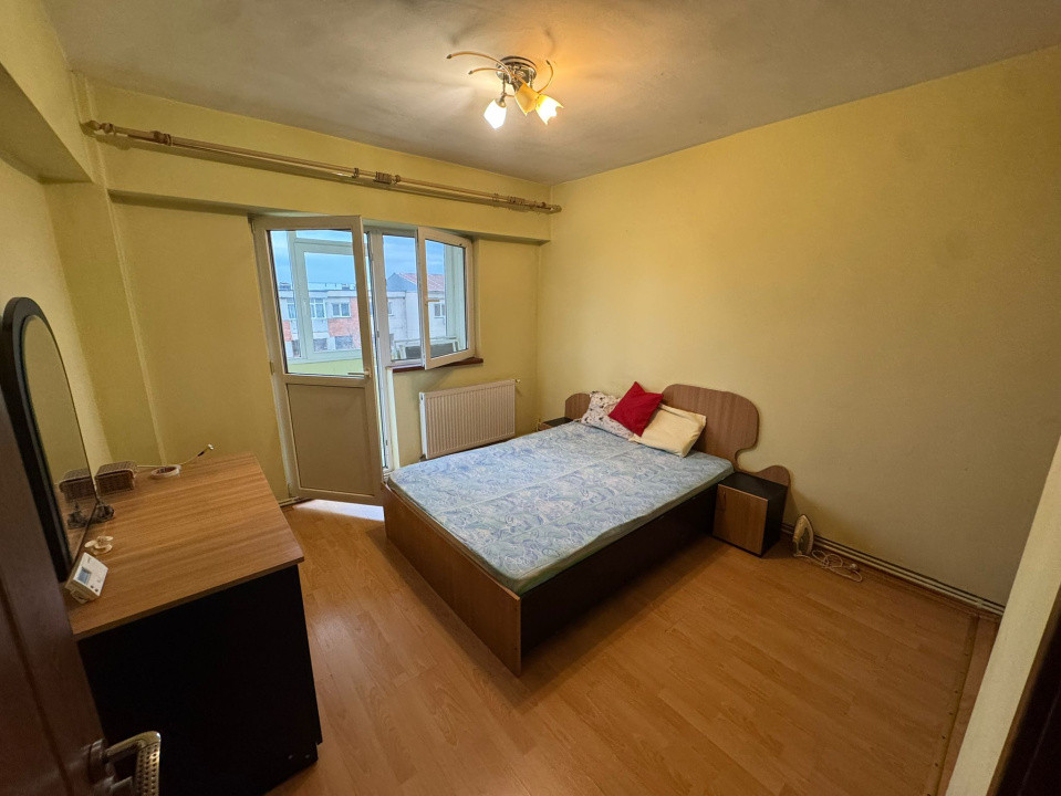 Apartament 3 camere, decomandat, 72mp, cartier 1 Mai, zona Scoala 36