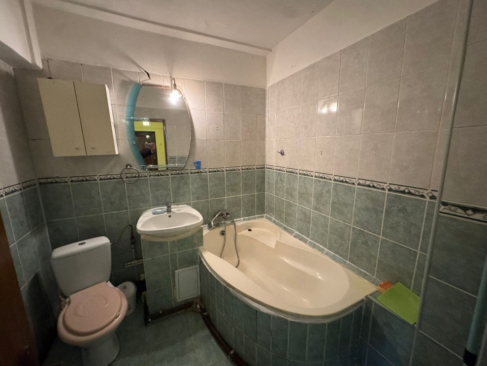 Apartament 3 camere, decomandat, 72mp, cartier 1 Mai, zona Scoala 36