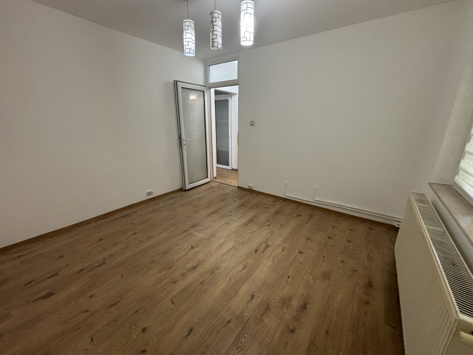 Apartament 3 camere cu extindere , strada Petru Rares!! 
