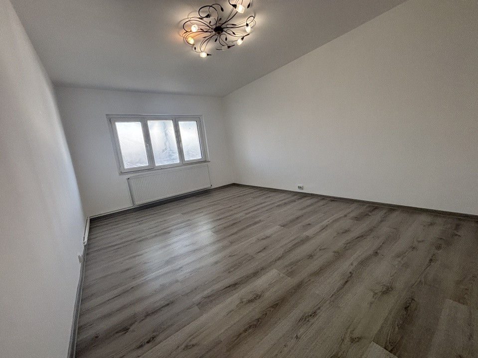 Apartament 3 camere cu extindere , strada Petru Rares!! 