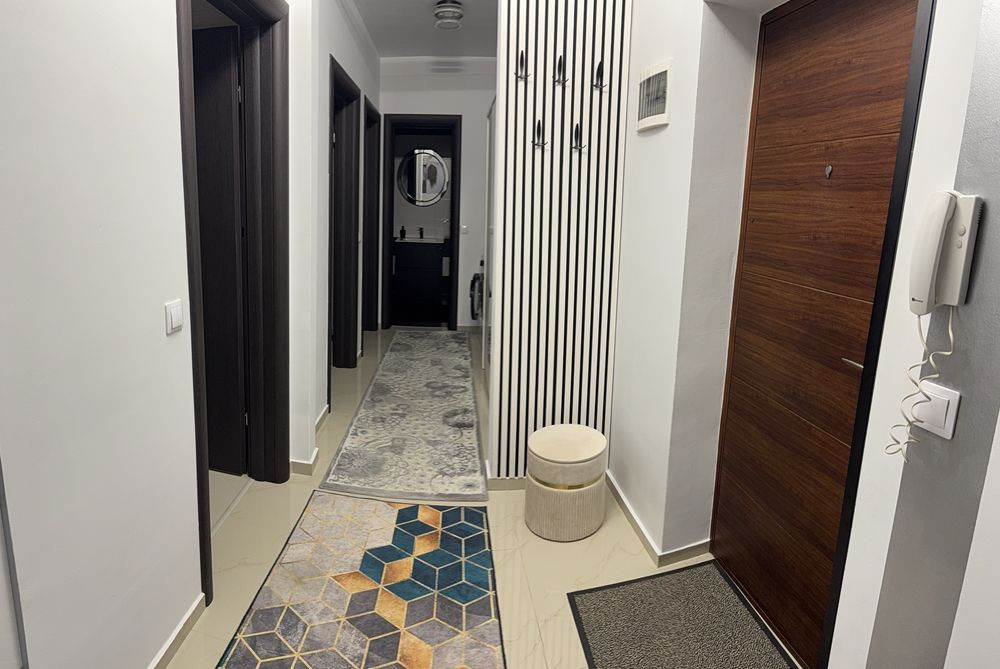 Apartament modern de inchiriat , 70mp , zona Lazaret , loc de parcare privat 