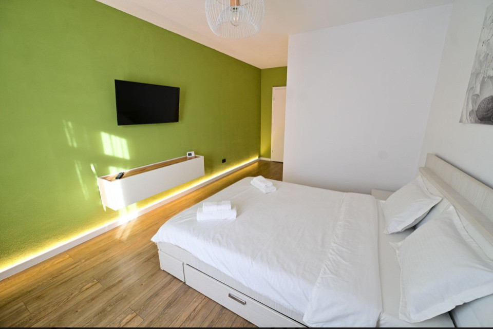 Închiriez , Garsonieră ,31 mp utili, Ultra Central 