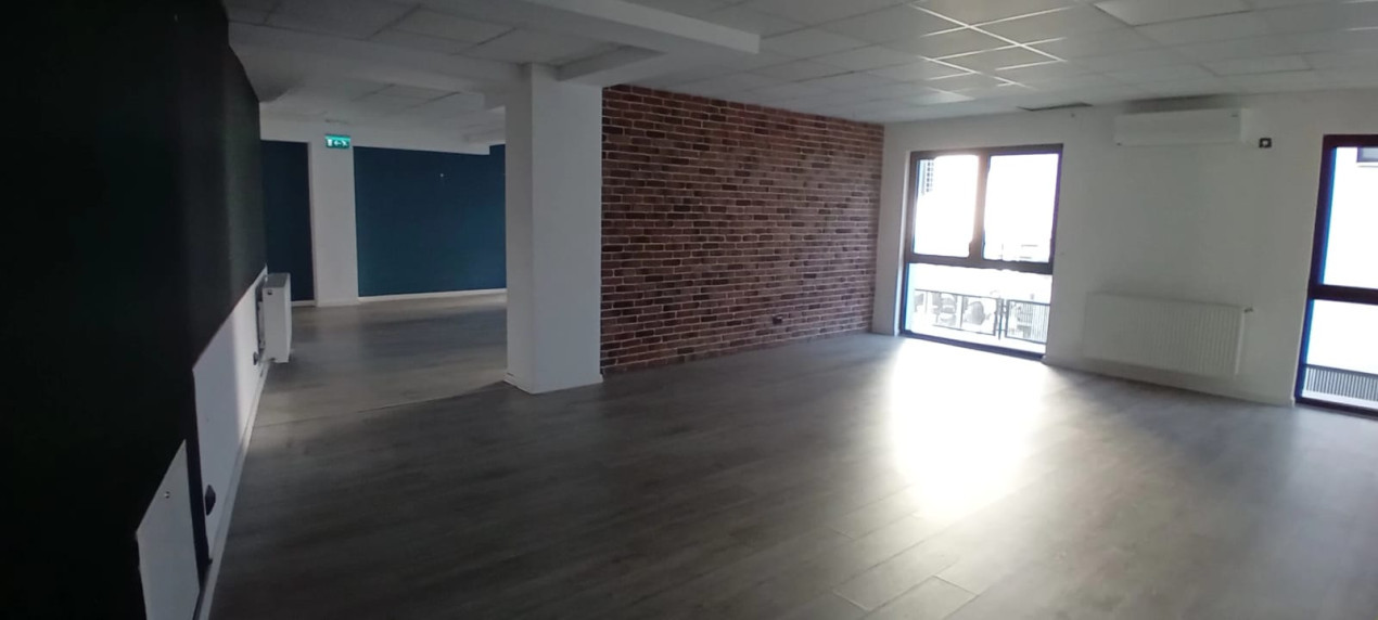 Spațiu comercial, 370 mp, 5 locuri de parcare, Zorilor, 5000 Eur/lună