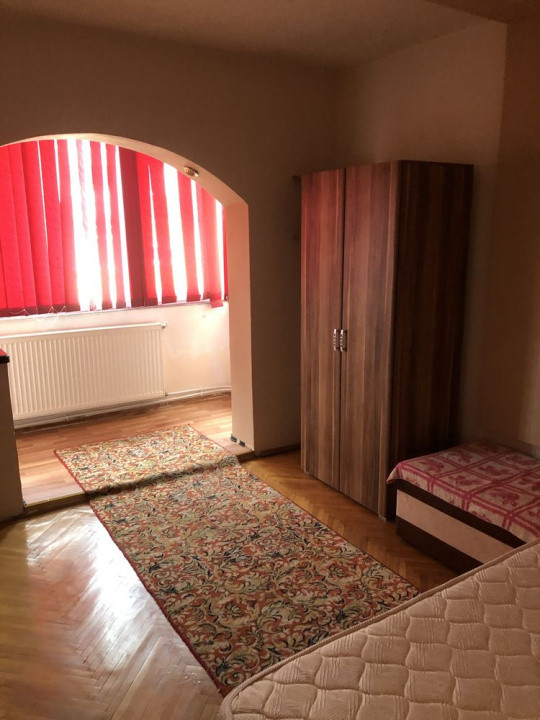 Apartament decomandat de inchiriat - 70 mp - zona Valea Aurie