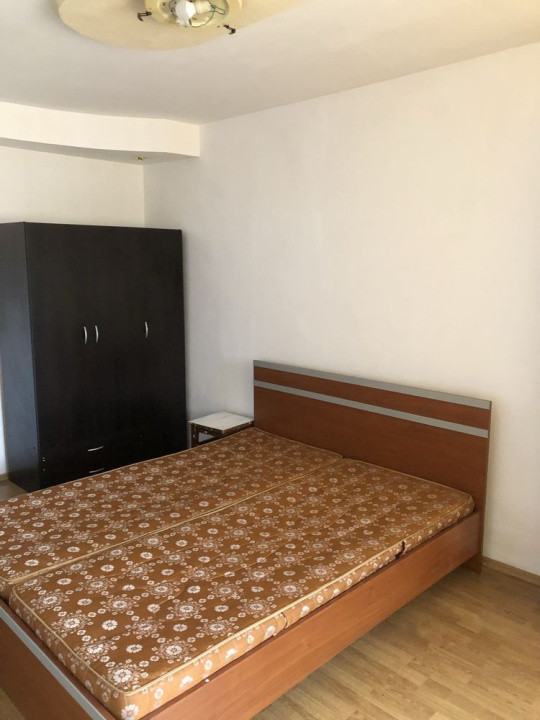 Apartament decomandat de inchiriat - 70 mp - zona Valea Aurie