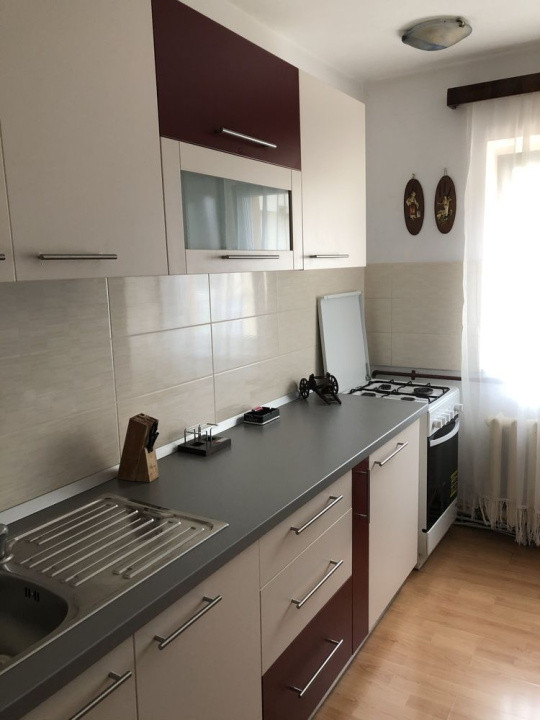 Apartament decomandat de inchiriat - 70 mp - zona Valea Aurie