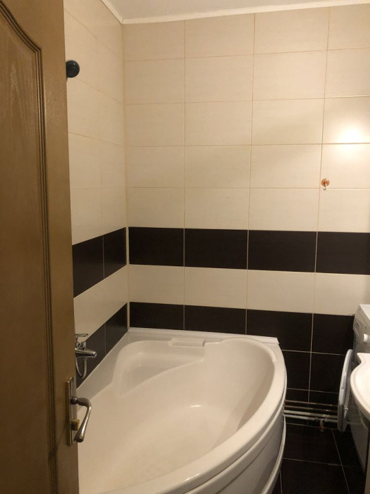 Apartament decomandat de inchiriat - 70 mp - zona Valea Aurie