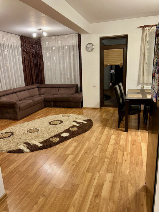 Casă tip duplex de vânzare, 120 mp.+250 mp curte, 265000 Eur, Florești