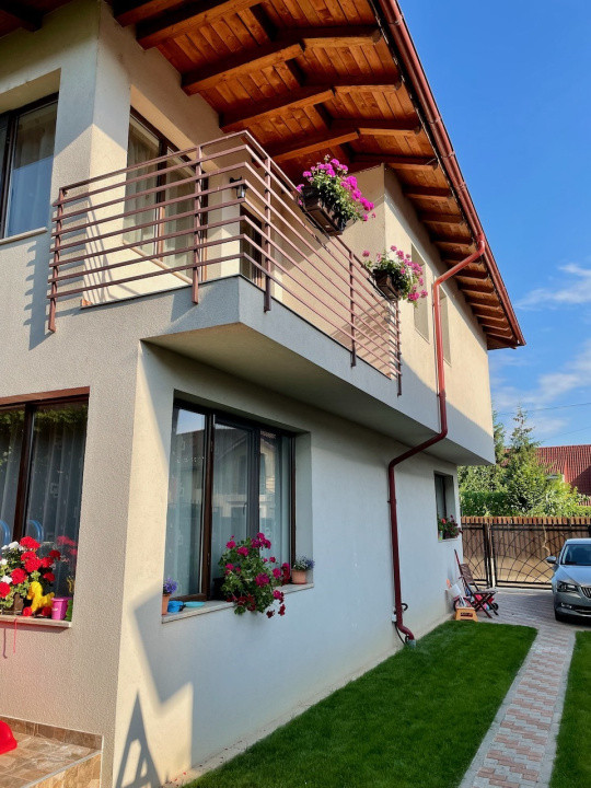 Casă tip duplex de vânzare, 120 mp.+250 mp curte, 265000 Eur, Florești