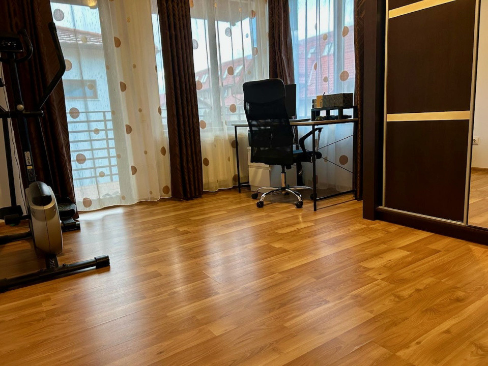 Casă tip duplex de vânzare, 120 mp.+250 mp curte, 265000 Eur, Florești