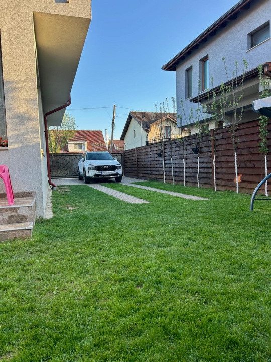 Casă tip duplex de vânzare, 120 mp.+250 mp curte, 265000 Eur, Florești