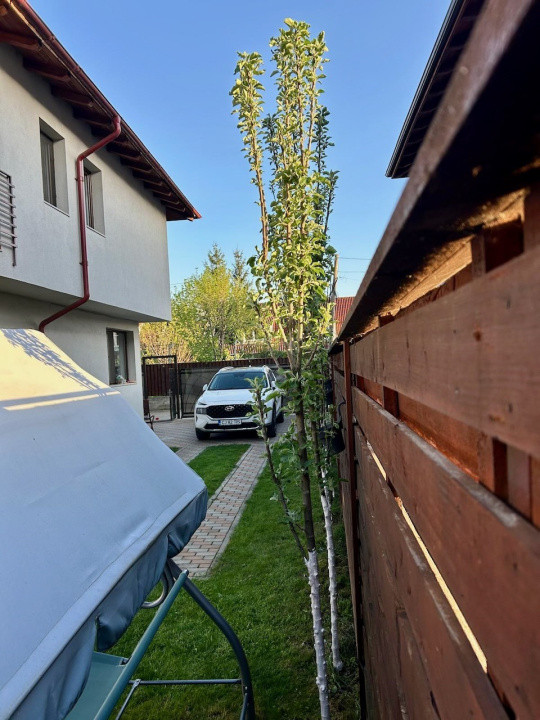 Casă tip duplex de vânzare, 120 mp.+250 mp curte, 265000 Eur, Florești