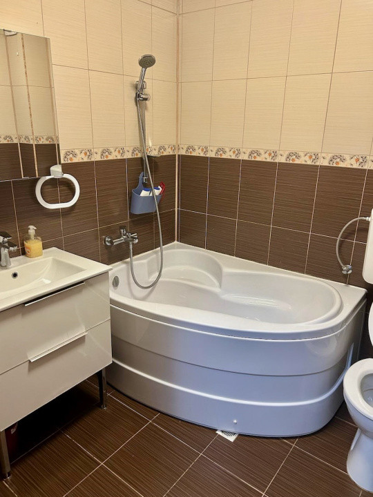 Casă tip duplex de vânzare, 120 mp.+250 mp curte, 265000 Eur, Florești