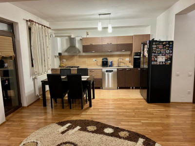 Casă tip duplex de vânzare, 120 mp.+250 mp curte, 265000 Eur, Florești