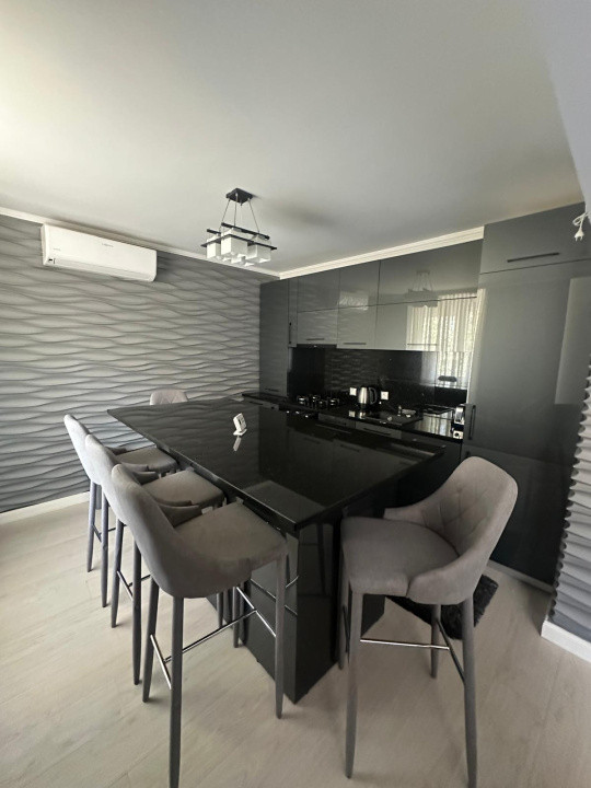 Apartament 3 camere zona centrala Parcul Mara