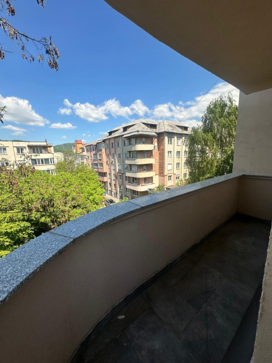 Apartament 3 camere zona centrala Parcul Mara