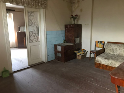 Casa 3 camere suprafata utila 90mp,spre vanzare in Gura Raului