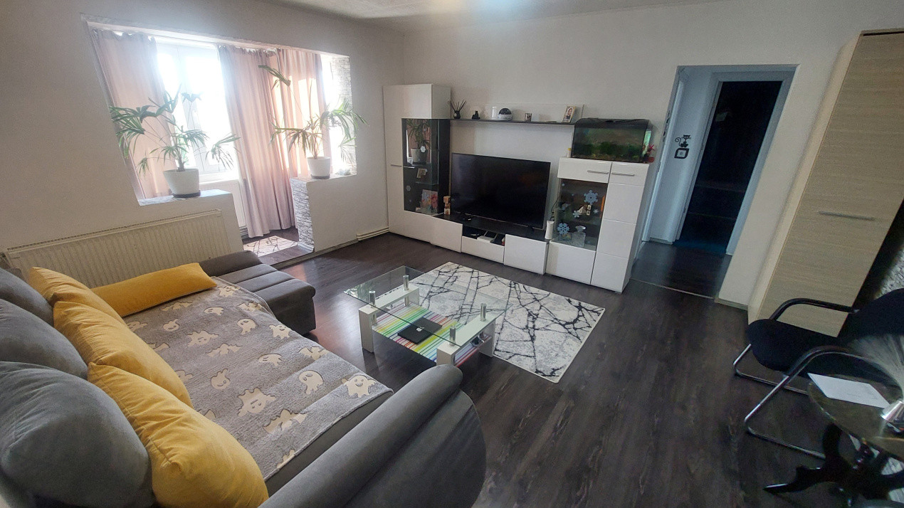 Apartament doua camere semidecomandat, 50 mp, Rovine zona Liceul Basarab