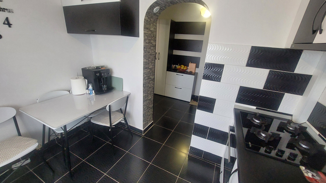 Apartament doua camere semidecomandat, 50 mp, Rovine zona Liceul Basarab