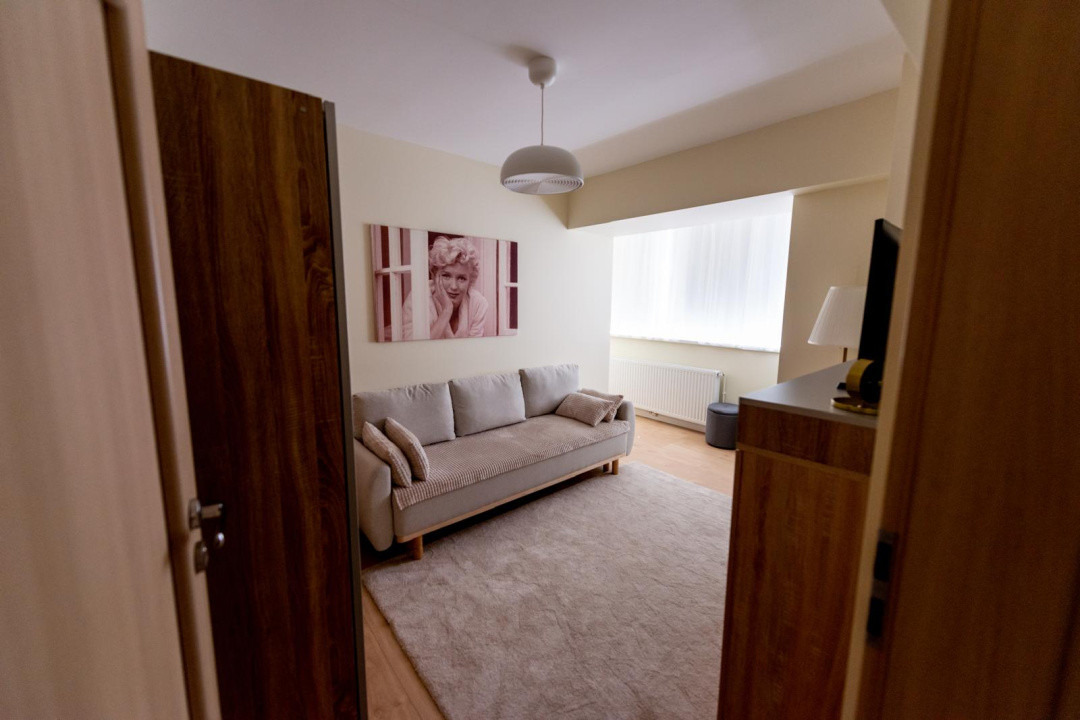 Apartament 3 camere, decomandat, 74mp, Calea Bucuresti, zona KFC
