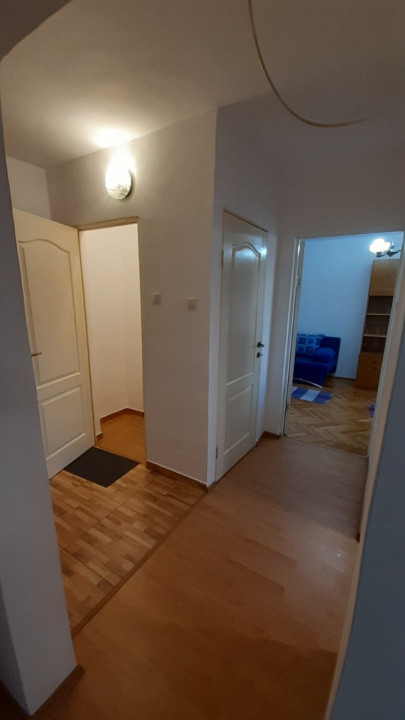 Apartament decomandat de inchiriat , 47 mp , zona Strand 