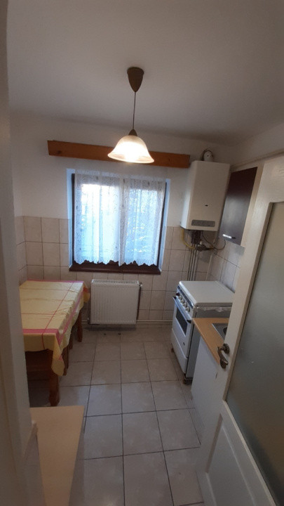 Apartament decomandat de inchiriat , 47 mp , zona Strand 