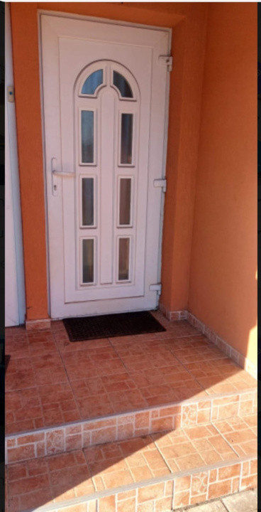 Apartament 2 camere 55mp cu curte spre inchiriere Calea Cisnadiei