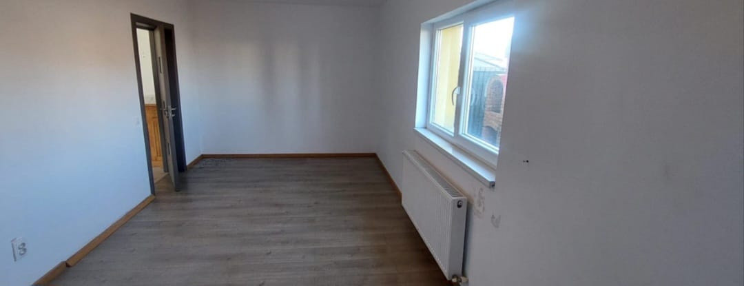 Apartament 2 camere 55mp cu curte spre inchiriere Calea Cisnadiei