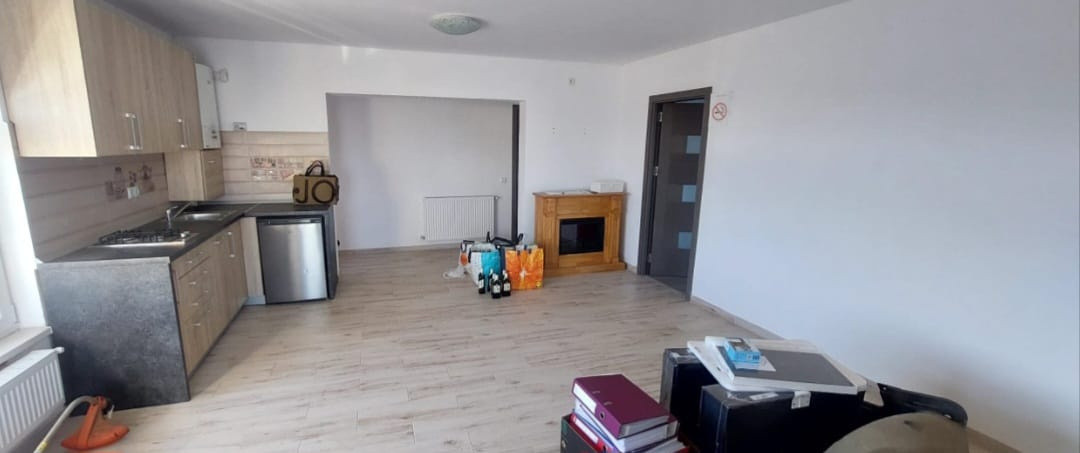 Apartament 2 camere 55mp cu curte spre inchiriere Calea Cisnadiei
