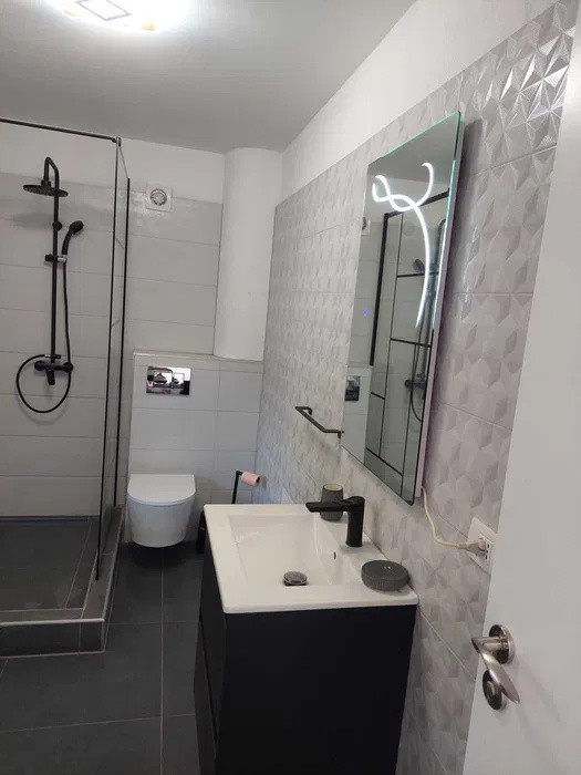 Casă de închiriat–Calea Turnișorului,curte comună, 3 dormitoare+ birou, parcare