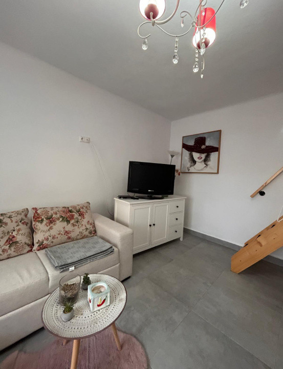 Închiriez Apartament la casa , Central 
