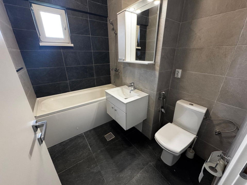Apartament 2 camere, decomandat, 60mp, Calea Bucuresti, zona Lidl. 