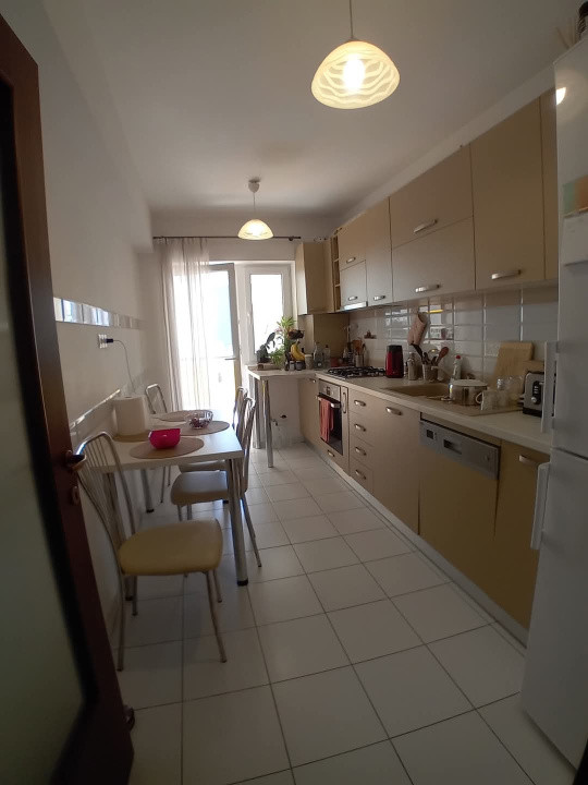 Apartament 3 camere 67mp, cu terasa12m, spre vanzare Calea Cisnadiei