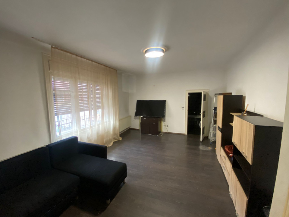 Apartament 2 camere, decomandat, ultracentral, etaj 1, str Independenței