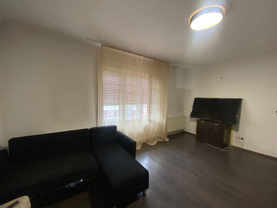 Apartament 2 camere, decomandat, ultracentral, etaj 1, str Independenței