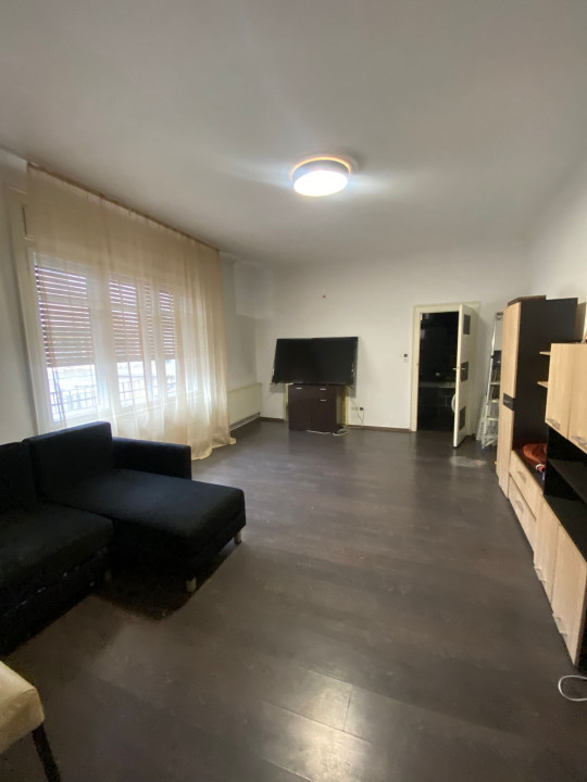 Apartament 2 camere, decomandat, ultracentral, etaj 1, str Independenței